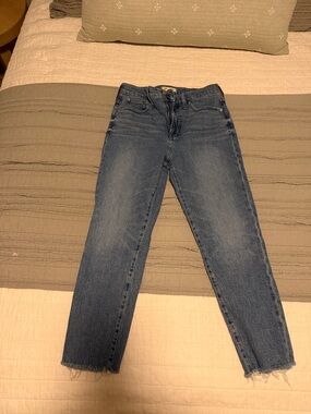 Madewell  Raw-Hem Medium Blue Jeans